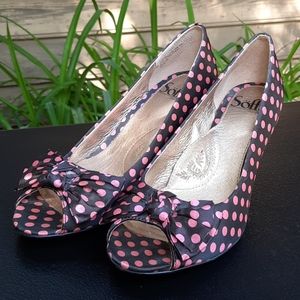 Sofft Pink polkadot sateen Gold lined peep  heels